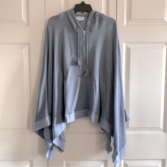 Lovers and Friends Antoine Poncho in Serenity Blue - Picture 4 of 7